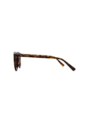MESSYWEEKEND New Depp Sunglasses in Brown.