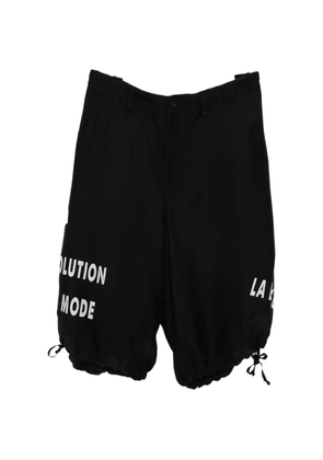 Yohji Yamamoto slogan-print drawstring shorts - Black