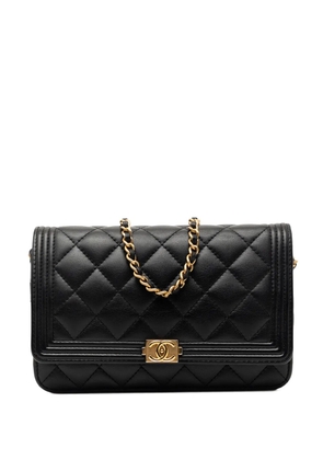 CHANEL Pre-Owned 2016-2017 Quilted Lambskin Boy Wallet On Chain crossbody bag - Black