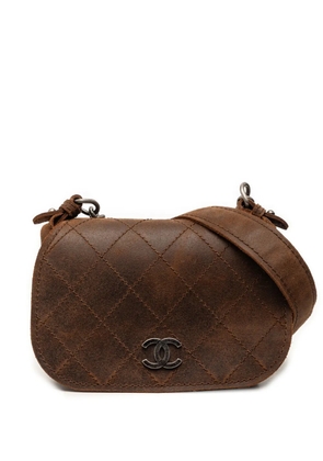 CHANEL Pre-Owned 2013-2014 Paris-Edinburgh Mini Nubuck Highlander Flap crossbody bag - Brown