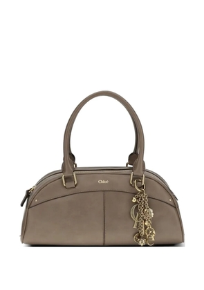 Chloé logo-charm leather tote bag - Neutrals