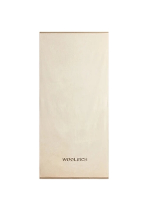 Woolrich logo-embroidered beach towel - Neutrals