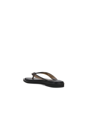 Dirt Flip Flops in Black. Size 37. Also in 38, 39, 40, 41.