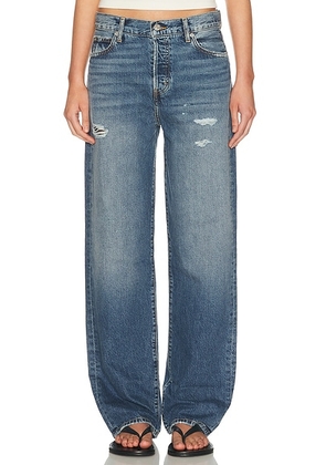 Eterne Saint Boyfriend Straight Leg in Medium Indigo - Blue. Size 27 (also in 28, 29, 30).