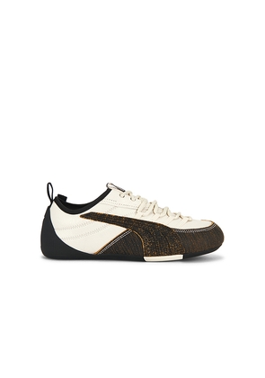 Puma Select X Guizio Klim L Sneaker in Distressed leather. Size 6. Also in 6.5, 7, 7.5, 8, 8.5, 9, 10.