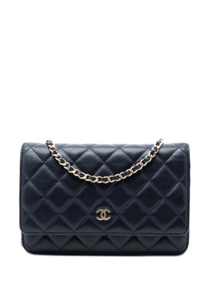 CHANEL Pre-Owned 2014-2015 CC Quilted Lambskin Wallet On Chain crossbody bag - Blue