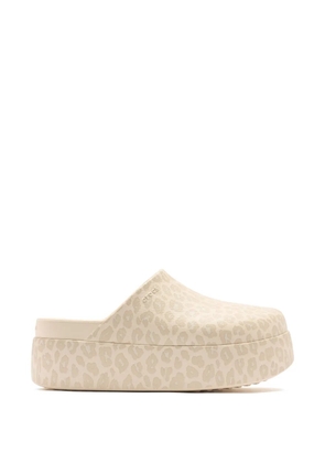 Crocs Dylan leopard platform slides - Neutrals