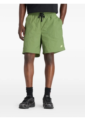 New Balance Castlefield Woven 7' shorts - Green