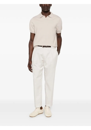 VELA SHOP pleated-detail tapered trousers - White