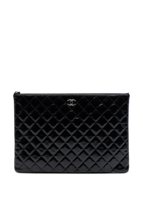CHANEL Pre-Owned 2014 Large Quilted Patent O Case clutch bag - Black
