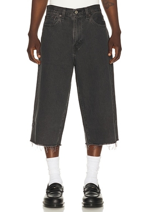 LEVI'S 478 Baggy Capri Shorts in Just Business - Black. Size 30 (also in 32, 33, 34, 36).