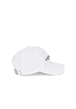 VERUTUM Lettering Cap in White.