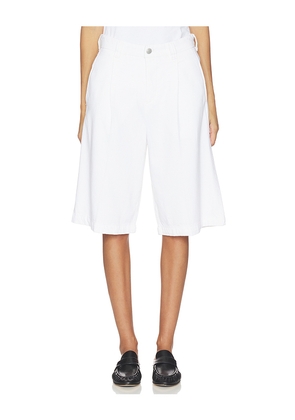 DL1961 Hepburn Aura High Rise Denim Short in Ivory. Size 25. Also in 26, 27, 28, 29, 30, 31, 32.