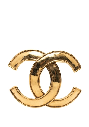 CHANEL Pre-Owned 1994 CC Gold Plated Brooch costume brooch