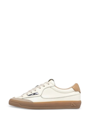 Autry logo-patch suede-panel sneakers - Neutrals