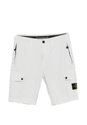 Stone Island logo-patch cargo shorts - White