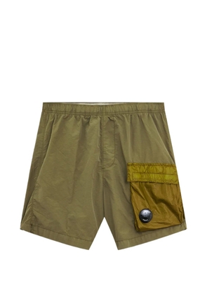 C.P. Company lens-detail pocket shorts - Green