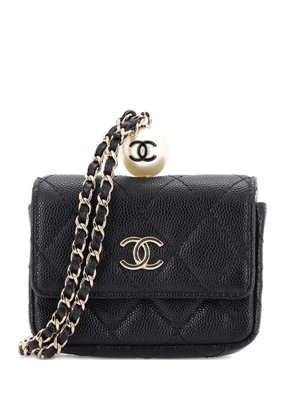 CHANEL Pre-Owned CC Pearl Coin Card Holder with Chain Quilted Caviar clutch bag - Black