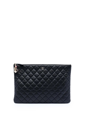 CHANEL Pre-Owned 2016-2017 Large Quilted Lambskin Casino Charms O Case clutch bag - Black