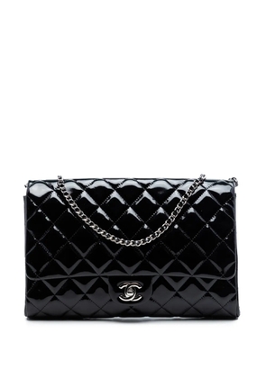 CHANEL Pre-Owned 2012-2013 CC Quilted Patent Clutch With Chain shoulder bag - Black