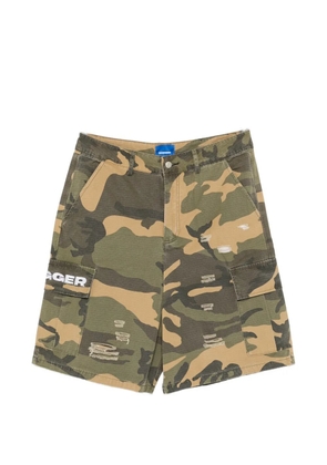DAGGER distressed-effect camouflage-print shorts - Green