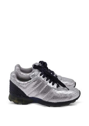 CHANEL Pre-Owned CC Crackled lace-up leather sneakers - Silver
