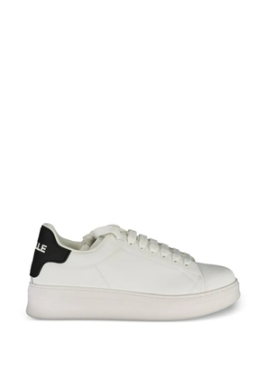 Gaelle logo-print lace-up sneakers - White
