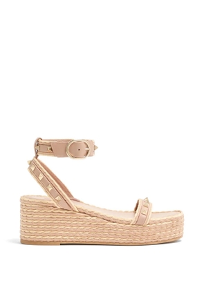 Valentino Garavani Rockstud flatform sandals in calfskin 45mm - Neutrals