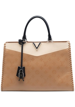 Louis Vuitton Pre-Owned 2021-2026 Monogram Very Leather Very Zipped satchel - Neutrals