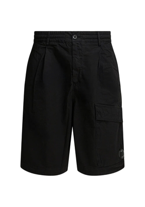 C.P. Company lens-detail cargo shorts - Black