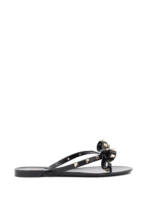 Valentino Garavani Rockstud bow-detail flip-flops - Black