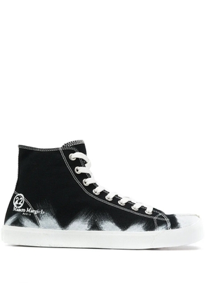 Maison Margiela Tabi paint-detail high-top sneakers - Black