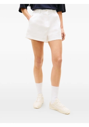 Tommy Jeans pleated logo-patch shorts - White