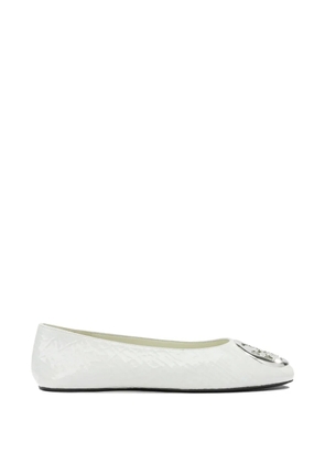 Tory Burch logo-plaque embossed-leather ballet flats - White