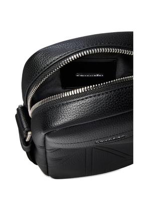 Calvin Klein logo-embossed shoulder bag - Black