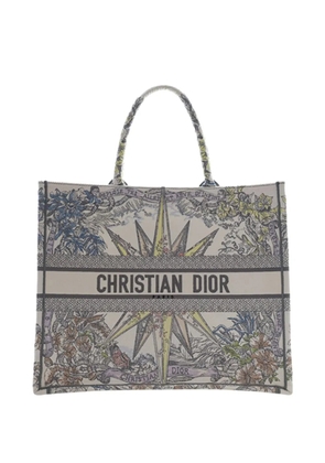 Christian Dior Pre-Owned 2022 Large Embroidered Canvas Reve d Infini Book tote bag - White