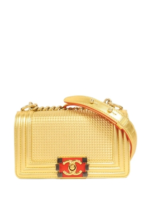 CHANEL Pre-Owned Boy Chanel metallic-effect shoulder bag - Gold