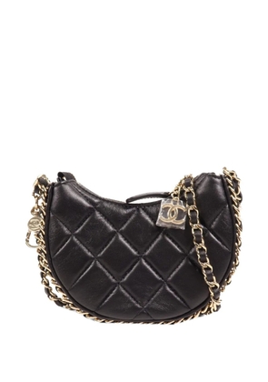 CHANEL Pre-Owned diamond-quilted shoulder bag - Black