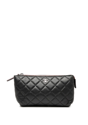 CHANEL Pre-Owned 2012 CC Quilted Lambskin Zip pouch - Black
