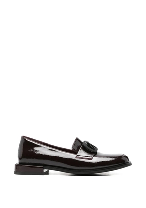 LINDA BAUMANN patent-finish buckle-detail loafers - Red
