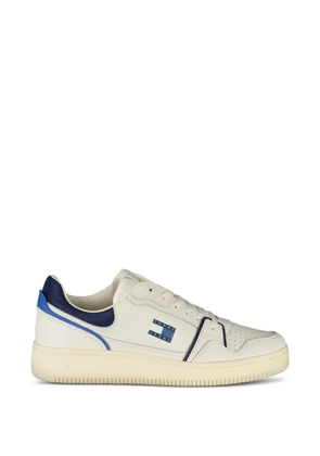 Tommy Hilfiger logo-patch perforated sneakers - White