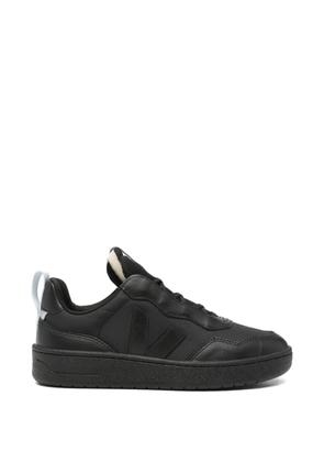 VEJA V-90 lace-up sneakers - Black