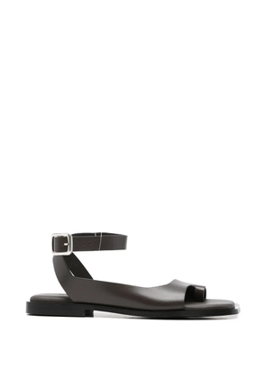 ALOHAS buckle-fastening toe-strap sandals - Brown