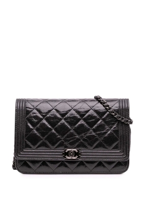CHANEL Pre-Owned 2014 Quilted Shiny Aged Calfskin Boy Wallet On Chain crossbody bag - Black