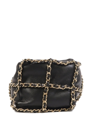 CHANEL Pre-Owned cage-detail bucket bag - Black