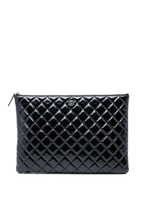 CHANEL Pre-Owned 2014-2015 Large Quilted Patent O Case clutch bag - Black
