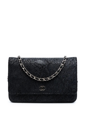 CHANEL Pre-Owned 2013-2014 CC Lace Overlay Goatskin Wallet On Chain crossbody bag - Black