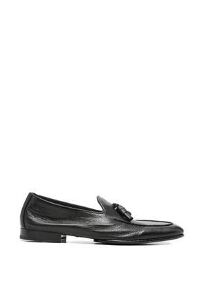 Doucal's tassel-detail grained-leather loafers - Black