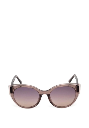 GUESS EYEWEAR cat-eye frame sunglasses - Neutrals