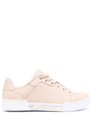Tommy Hilfiger low-top monogram charm sneakers - Pink